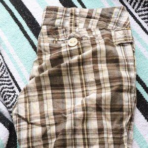 Shorts/plaid shorts/brown and yellow shorts